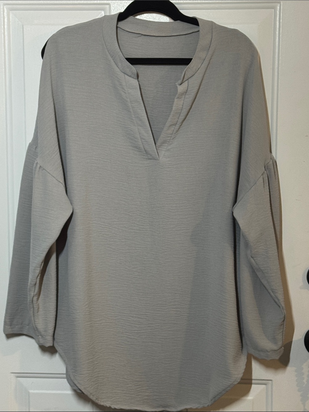 Women’s Light Gray V-Neck Long Sleeve Blouse